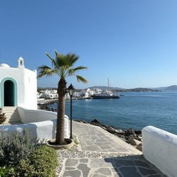 Лучшие курортные улицы для вечерних прогулок