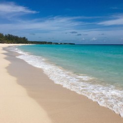 Как морские традиции формируют атмосферу города